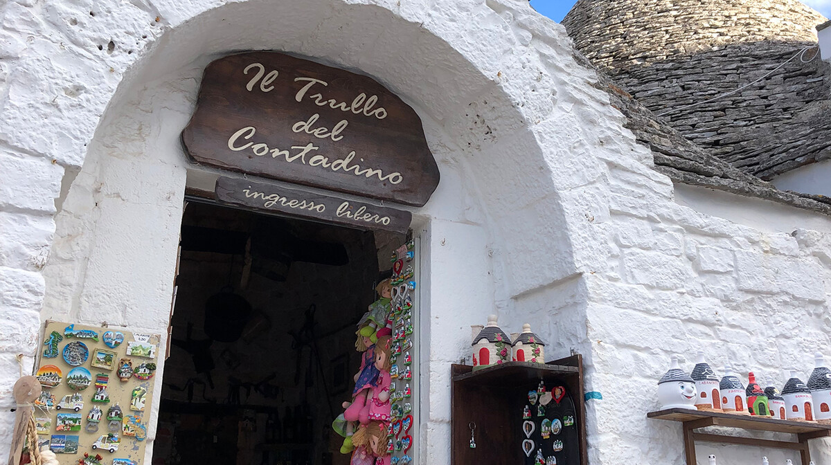 Tradicinalne vapnenečke kuće u Alberobellu, putovanje Apulija i Basilicata