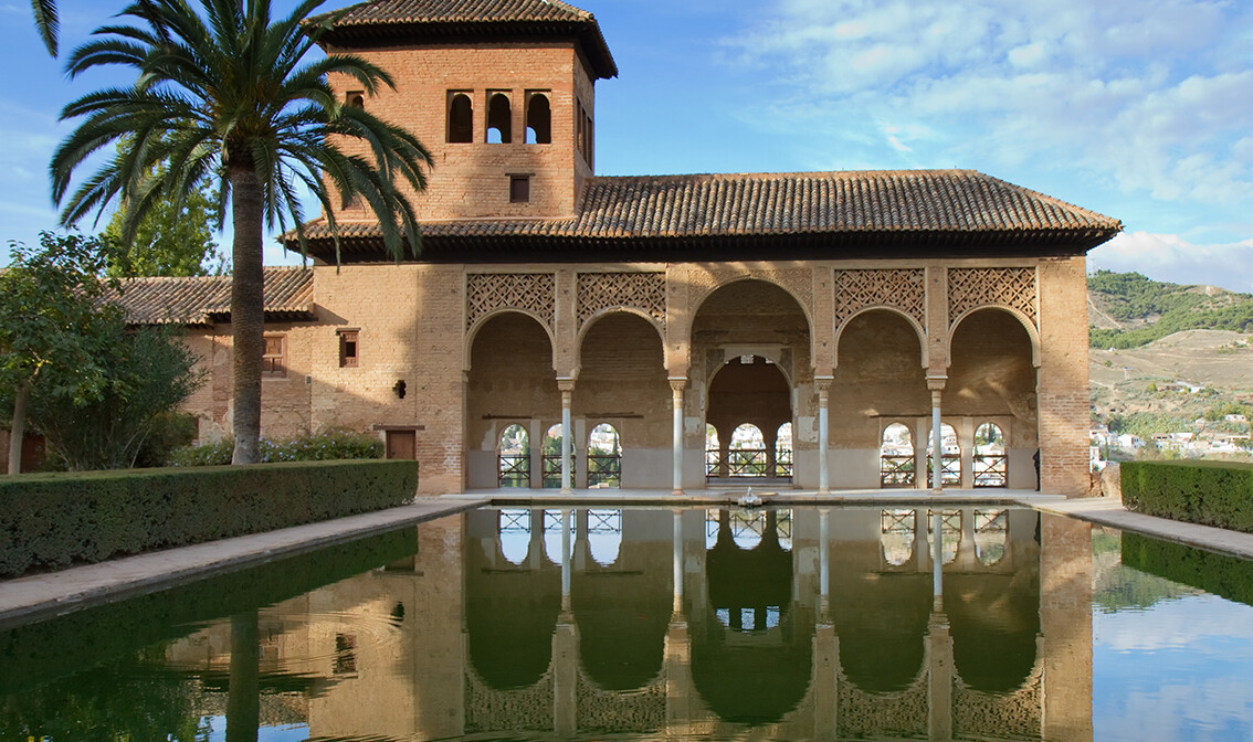 Torre de las Damas u Alhambri, Granada, putovanje Andaluzija, vođene ture, putovanje avionom