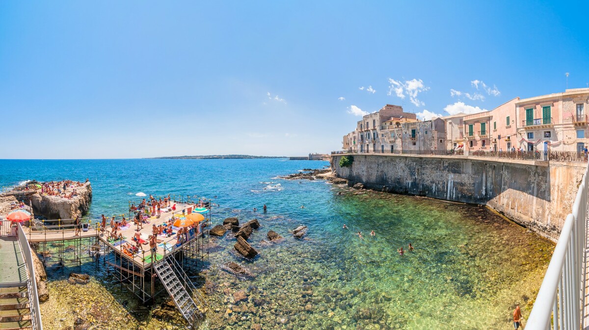 Siracusa, posebnim zrakoplovom iz zagreba