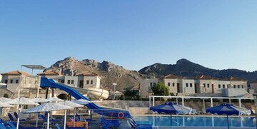 Rodos, Hotel Delfinia Resort, pogled na ležaljke i bazen