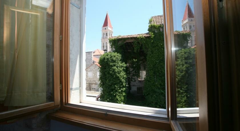 Trogir, Hotel Tragos 