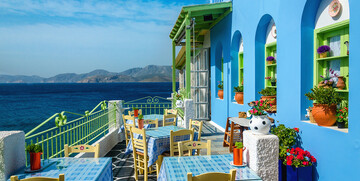 tipični grčki restoran, putovanja zrakoplovom, Mondo travel, europska putovanja, krstarenje