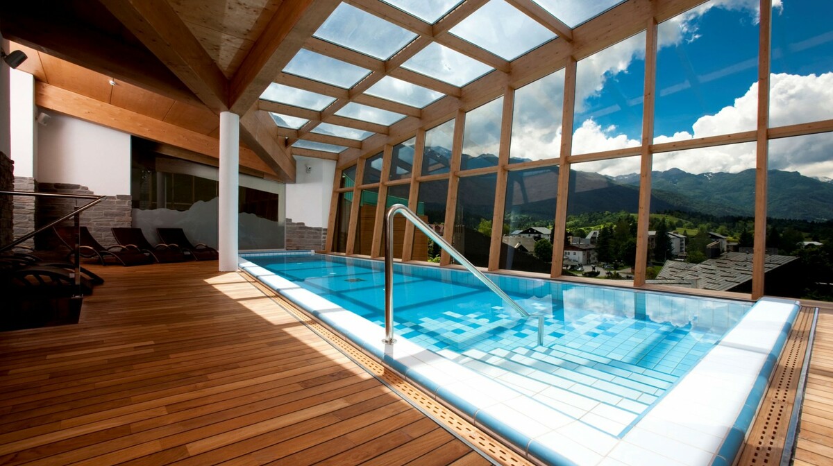 Wellnes u Sloveniji, Bohinj Park ECO Hotel exclussive wellness, unutarnji bazen sa pogledom