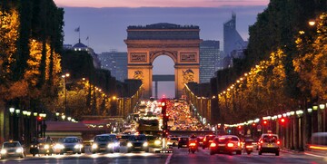 Champs Elysees i slavoluk pobjede, putovanje Pariz avionom