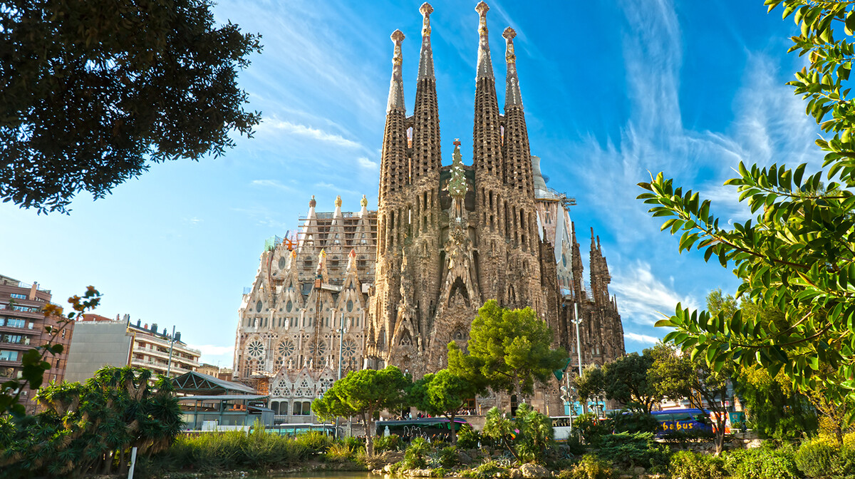 crkva Sagrada Familia, putovanje Barelona, krstarenje Mediteranom, garantirani polasci