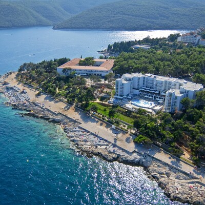 Panoramska slika hotela Sanfior Casa Valamar, Rabac, modno travel