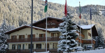Skijanje u Italiji, Alba di Canazei, Hotel Villa Emma, pogled izvana