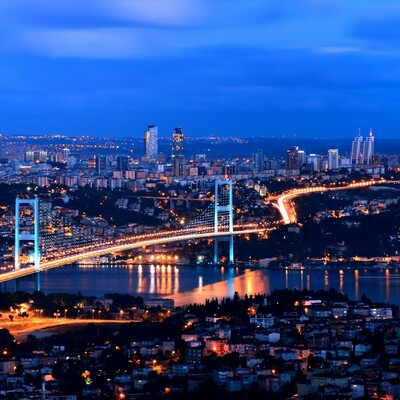 Istanbul noćna panorama, putovanje zrakoplovom 