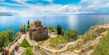 Manastirski kompleks Sv. Naum u stijenama Ohridskog jezera