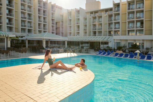 Tućepi, hotel Alga, bazen
