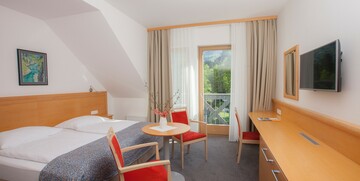 Skijanje i wellness u Sloveniji, Bohinj Hotel Jezero, dvokrevetna soba superior pogled na vrt