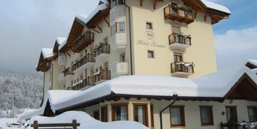 Skijanje u Italiji, skijalište Andalo /Paganella, Andalo, Hotel Corona Dolomites, pogled izvana