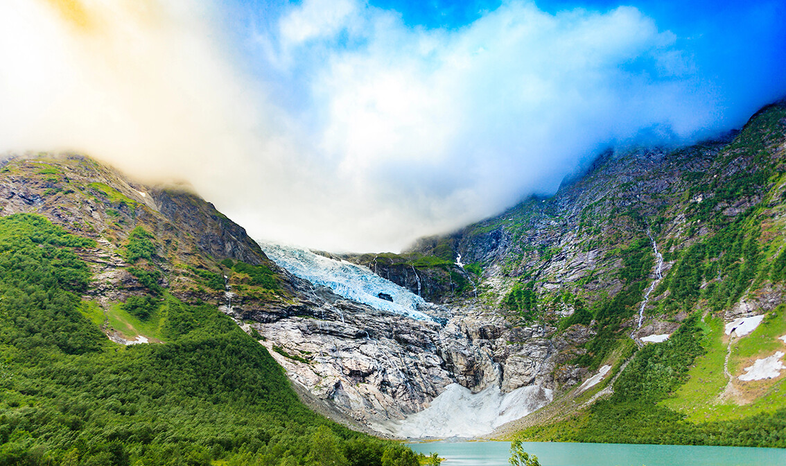 Norveška -Ledenjak Boyabreen u području Fjaerlanda