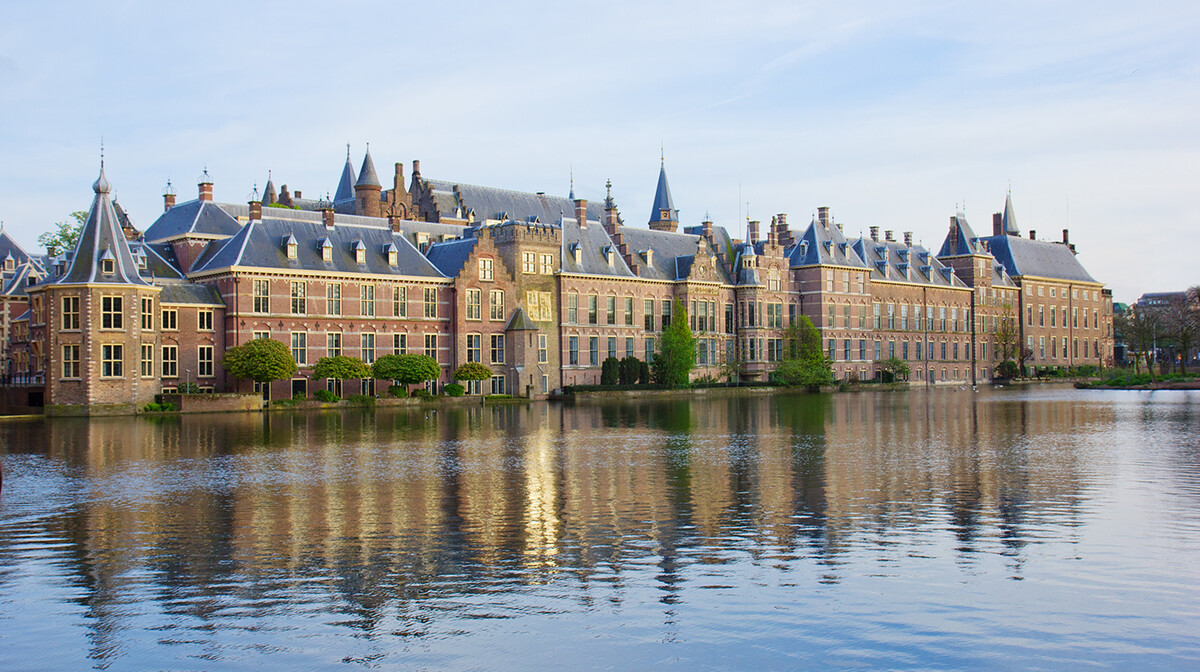 Zgrada nizozemskog parlamenta u Den Haagu, putovanje u Nizozemsku
