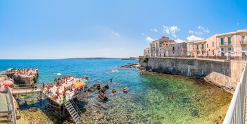 Siracusa, posebnim zrakoplovom iz zagreba