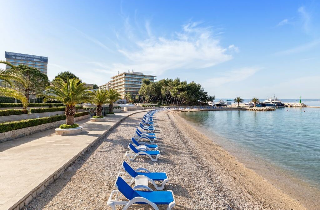 Podstrana, Hotel Le Meridien Lav, plaža ispred hotela