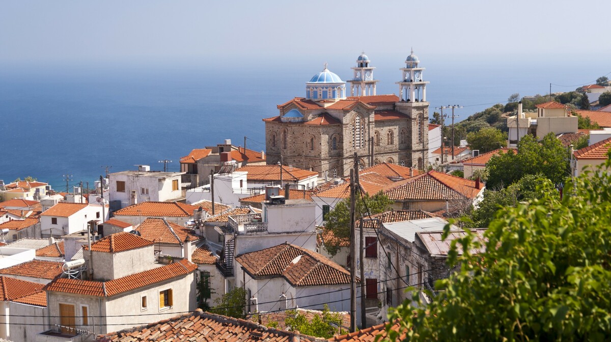 Samos, skupina grčkih pravoslavnih manastira izgrađenih na visokim kamenim liticama