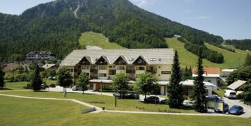 Slovenija, ljeto, Kranjska Gora, Apartman Vitranc, ljetna panorama, izgled apartmana izvana