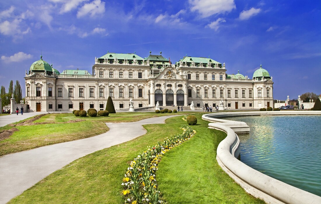 Dvorac Belvedere i vrtovi, putovanje u Beč