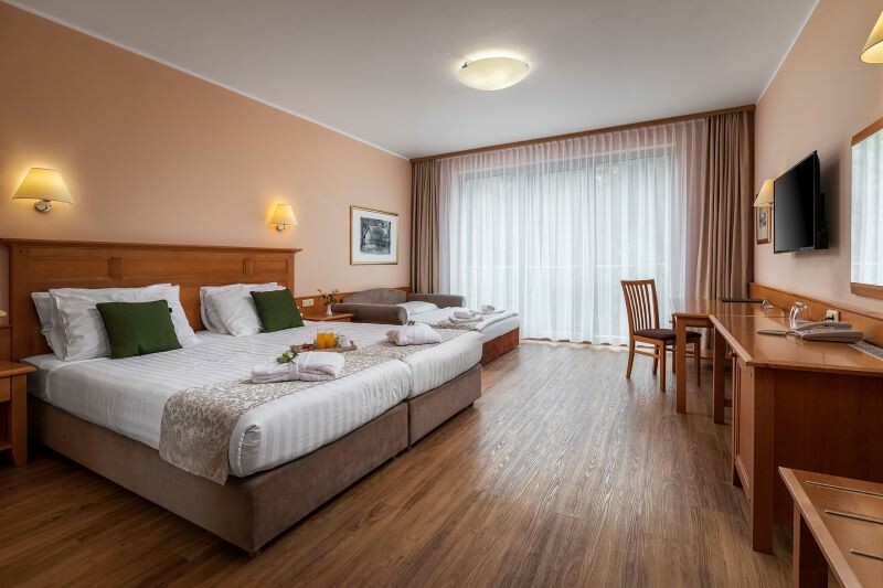 Mariborsko Pohorje, Hotel Bellevue soba i sofa