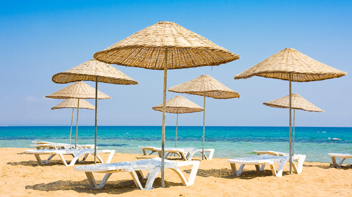 Pješčana plaža, putovanje na Cipar, ljetovanje mediteran, posebnim zrakoplovom