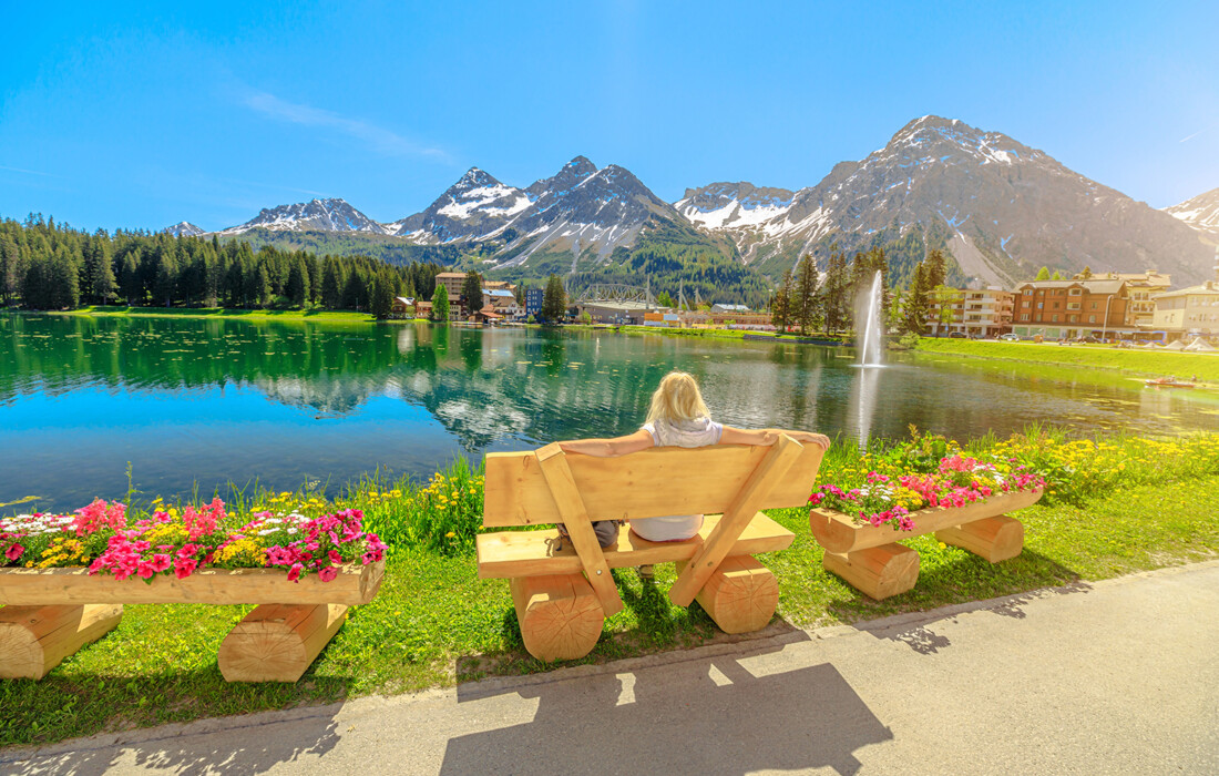 Švicarska, Grad Arosa, obala jezera