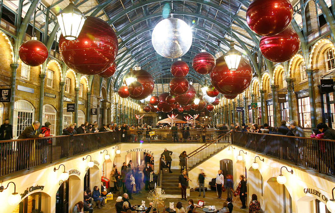 Blagdanska atmosfera u Covent Garden, putovanje u London