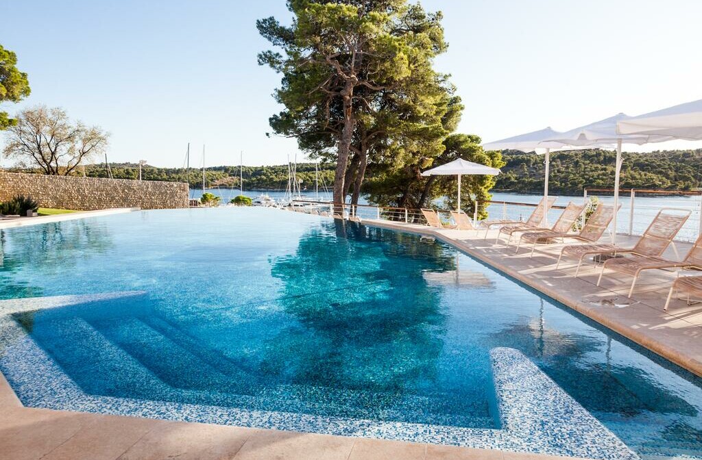 Ljetovanje u Hrvatskoj, Šibenik, hotel D Resort, vanjski bazen