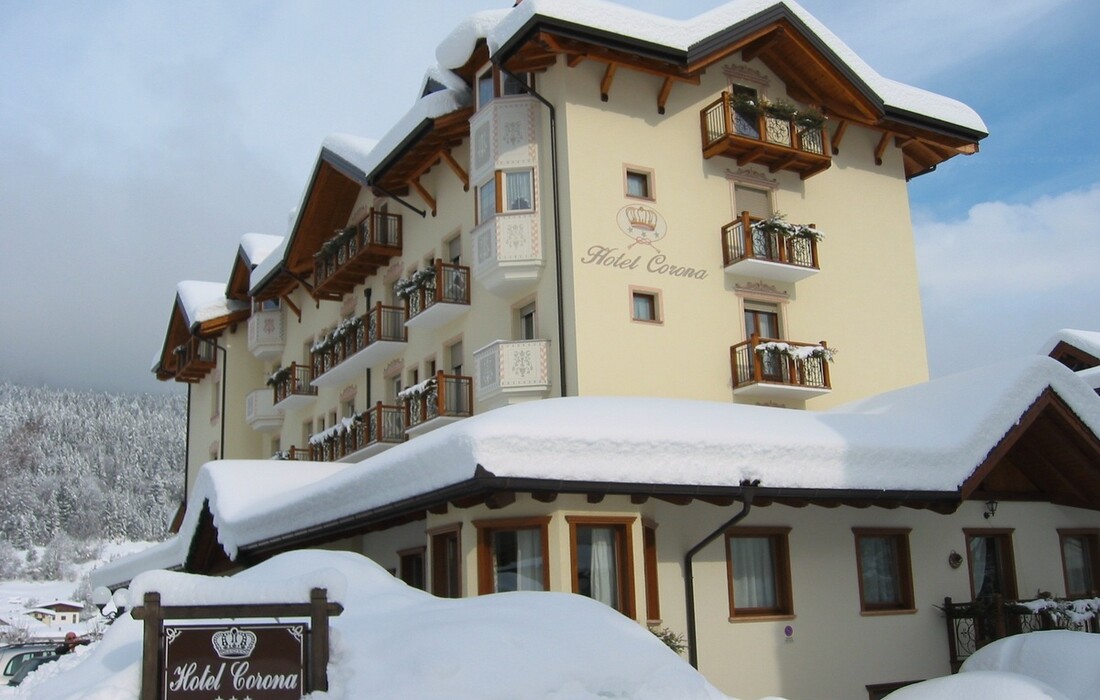 Skijanje u Italiji, skijalište Andalo /Paganella, Andalo, Hotel Corona Dolomites, pogled izvana