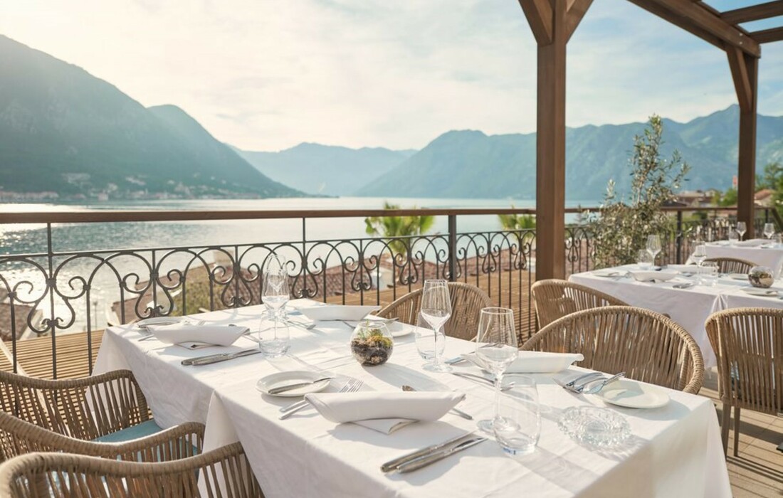 Huma Kotor Bay Hotel - Lola Braza Restaurant