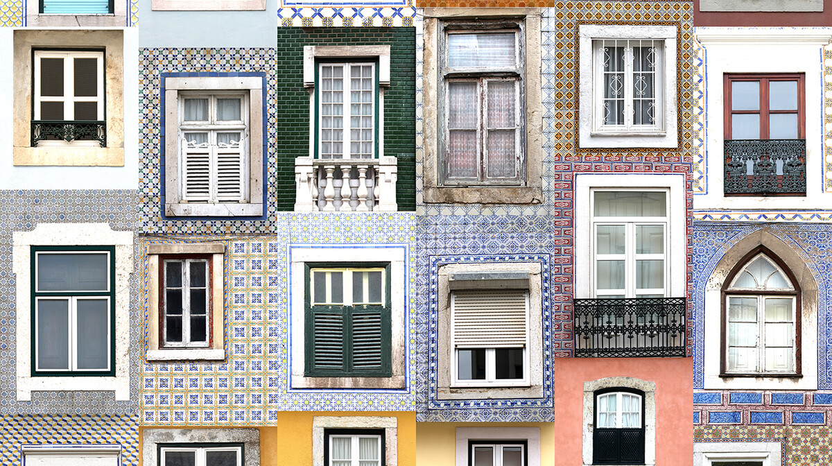 Raznolici prozori u Lisabonu, putovanje u Portugal