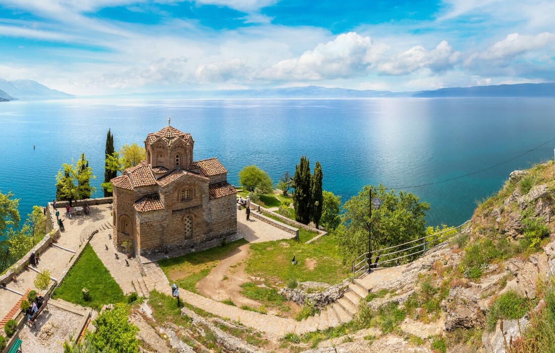 Manastirski kompleks Sv. Naum u stijenama Ohridskog jezera