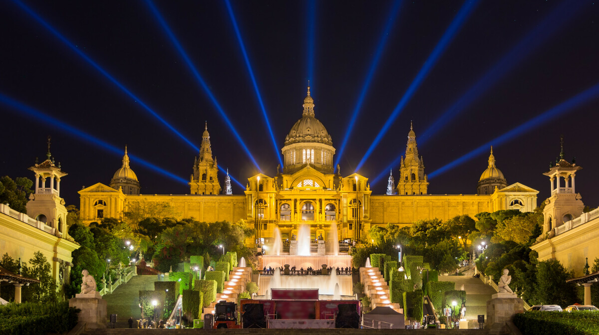 Nacionalana palača, putovanje Barcelona, garantirani polasci