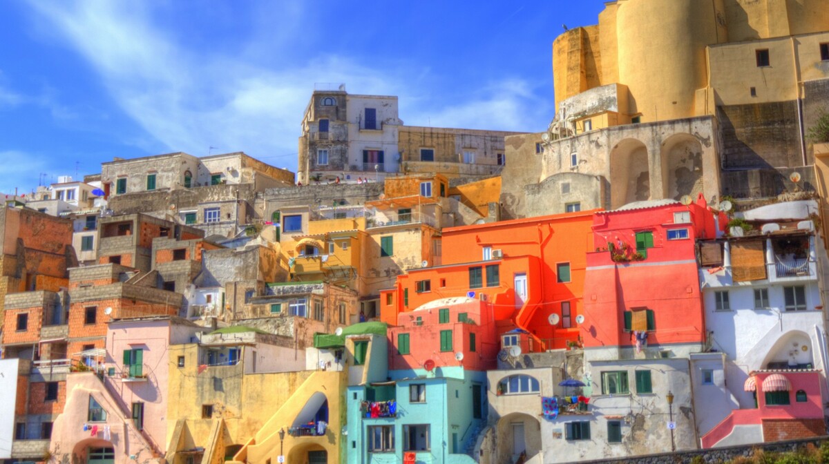 Šarene fasade u Napulju, putovanje jug Italije, garantiranu polazak