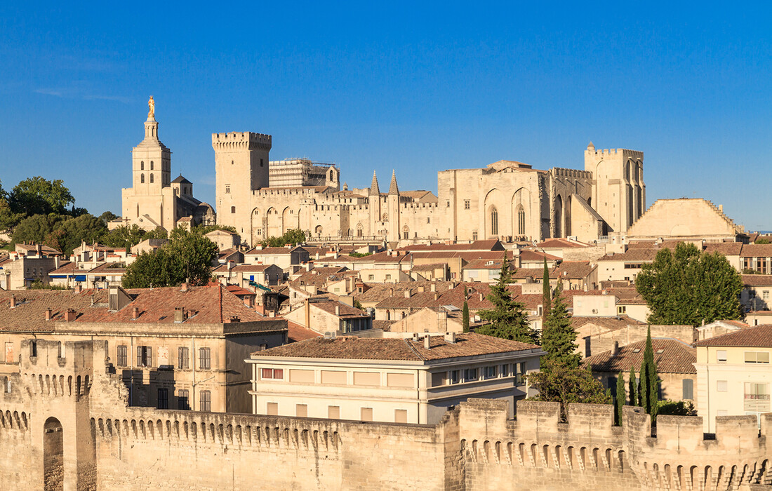 Papinska palača u Avignonu, Provansa, putovanje u Francusku, putoavnje autobusom, Mondo travel