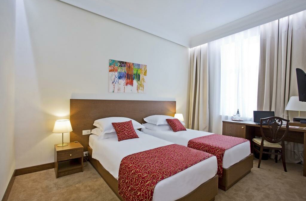Comfort dvokrevetna soba u hotelu Palace Zagreb, razdvojeni kreveti