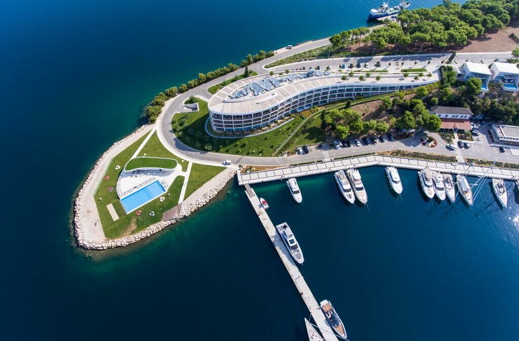 Ljetovanje u Hrvatskoj, Šibenik, hotel D Resort, hotel izvana, panoramski pogled