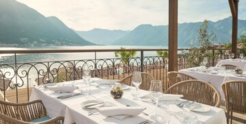 Huma Kotor Bay Hotel - Lola Braza Restaurant