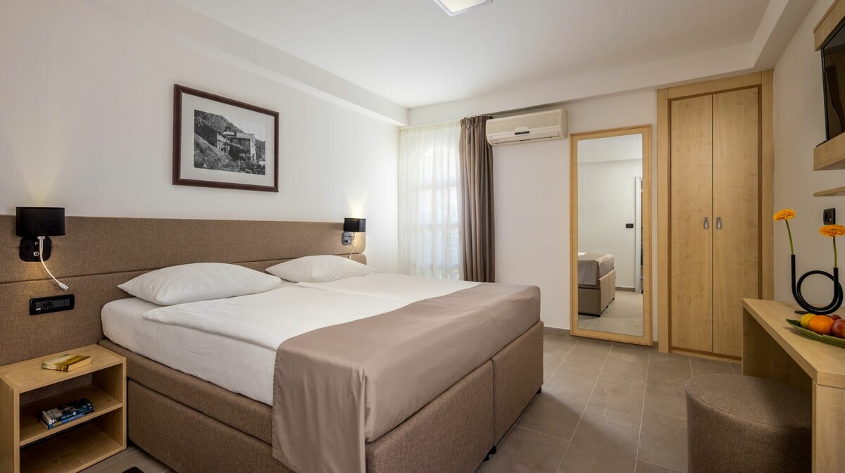 Hotel Delfin, dvokrevetna soba standard + 2 extra kreveta