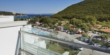 Pogled s balkona hotela Narcis, Rabac, mondo travel