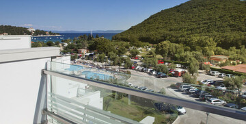 Pogled s balkona hotela Narcis, Rabac, mondo travel