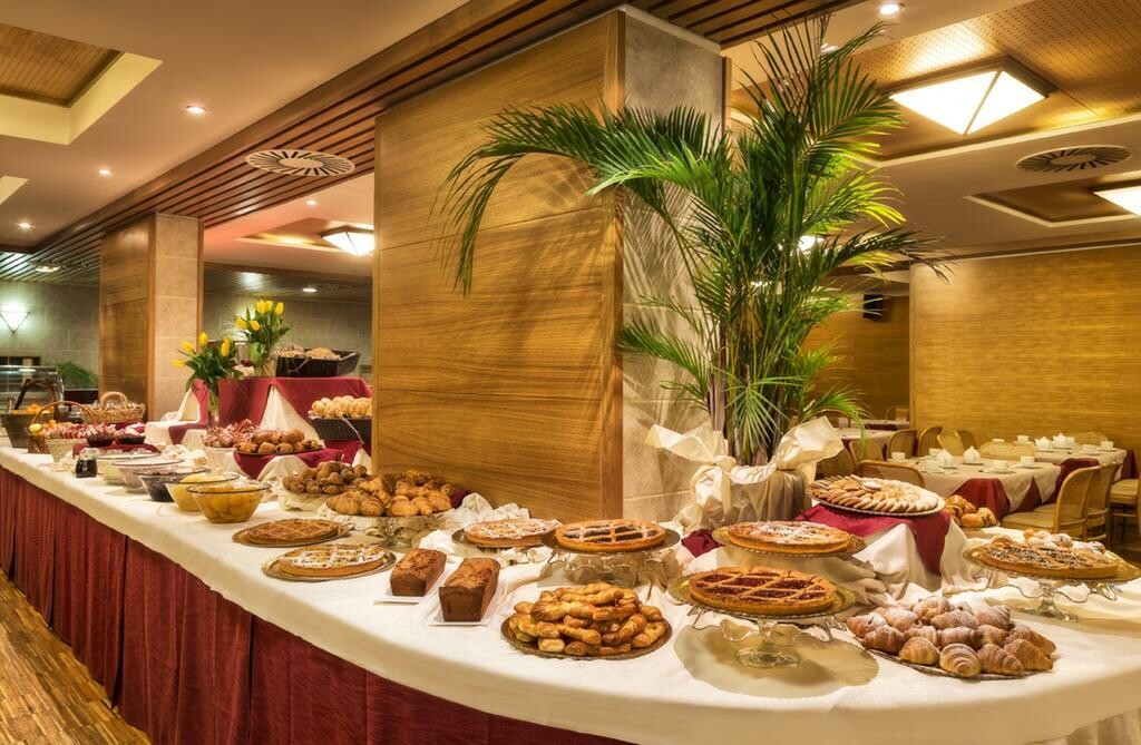 Skijanje u Italiji, Hotel Regina e Fassa, doručak