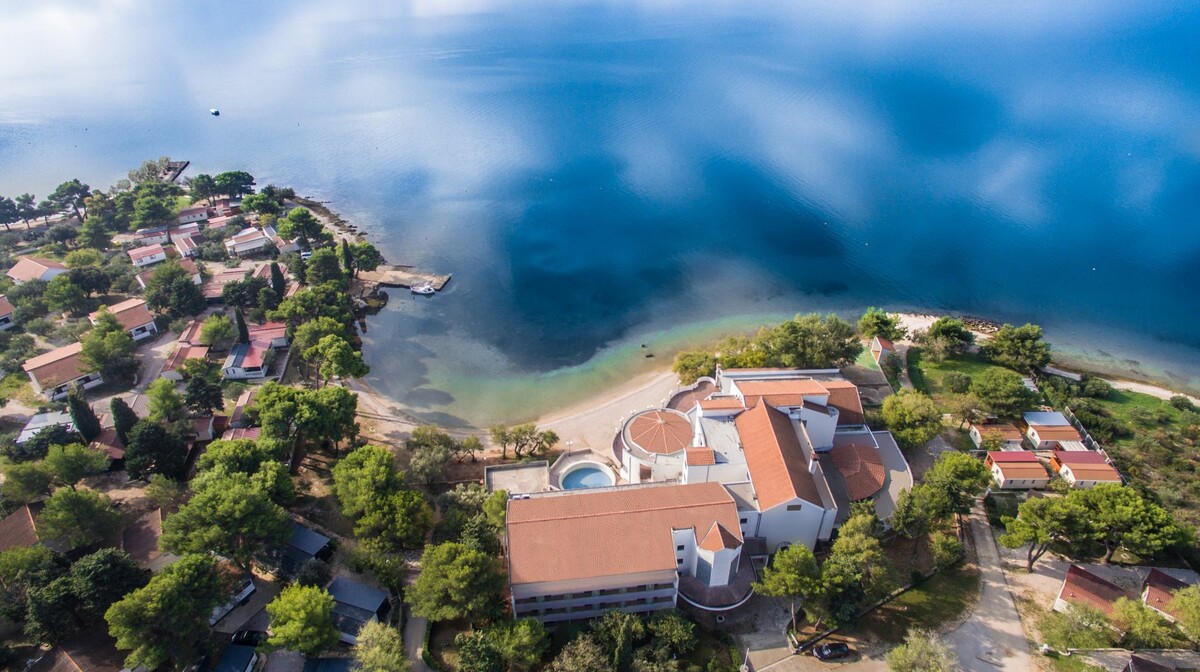 Pirovac, Hotel Miran. panorama 