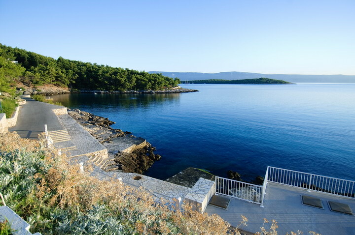 Jelsa, Resort, plaža