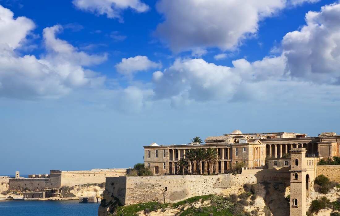 Zidine glavog grada Vallette, Nova godina na Malti, mediteran, posebnim zrakoplovom