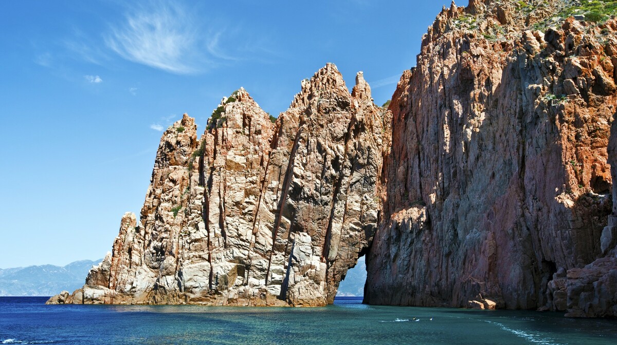 Capo Rosso stijene, putovanje Korzika autobusom, garantirano putovanje