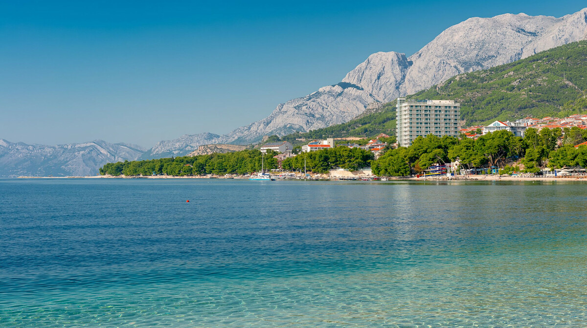 Ljetovanje u Hrvatskoj, Makarska, Dalmacija Sunny hotel, pogled sa obale