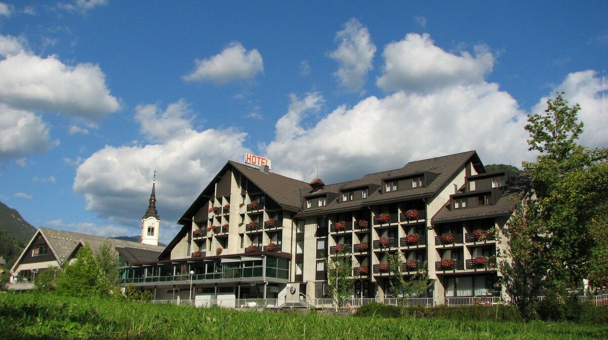 Skijanje i wellness u Sloveniji, Cerkno, Hotel Cerkno, izvana.