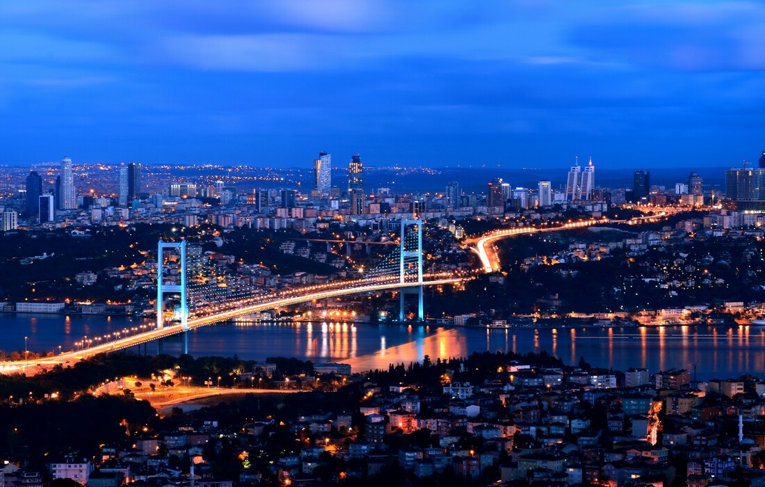 Istanbul noćna panorama, putovanje zrakoplovom 