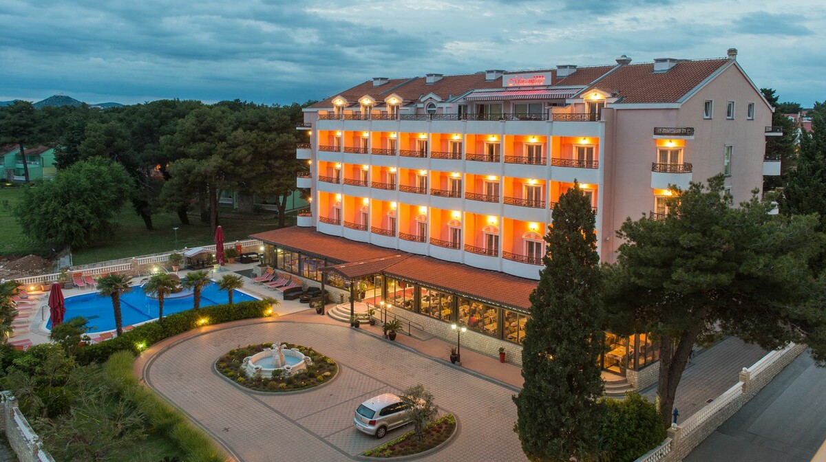 Vodice, Hotel Miramare, noćne